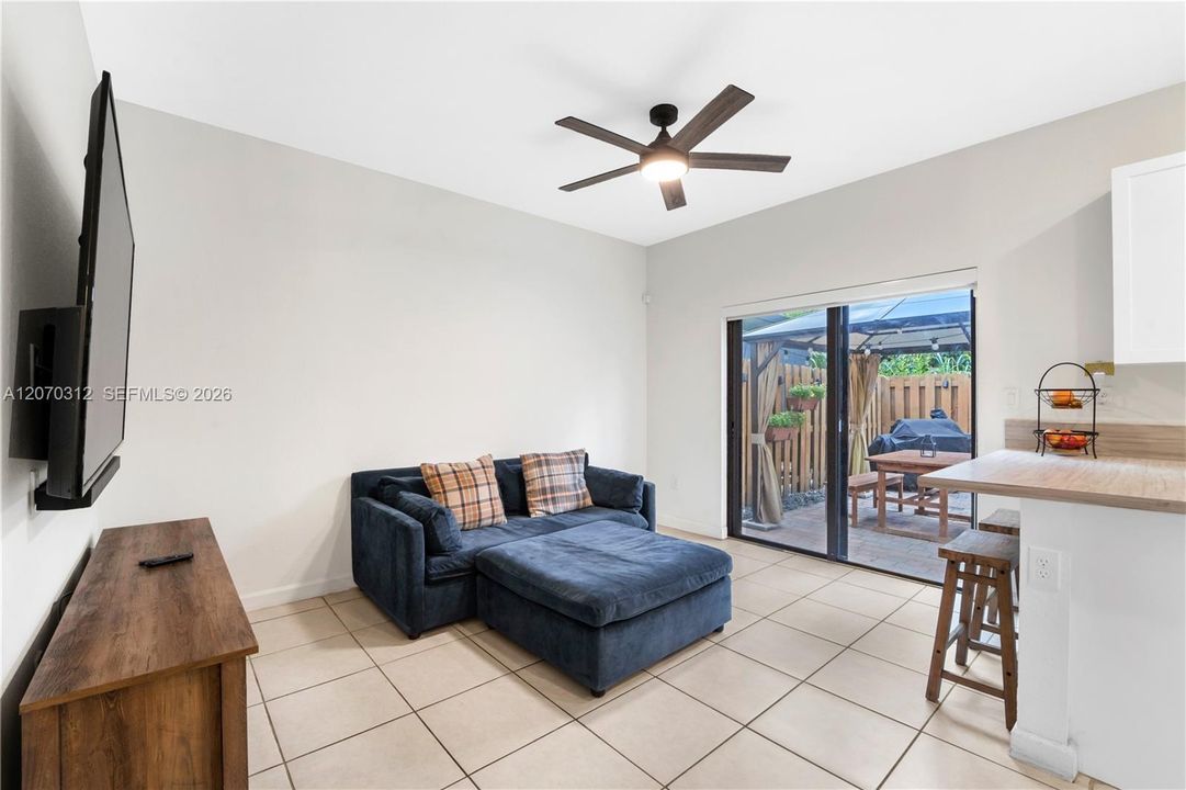 For Sale: $450,000 (3 beds, 2 baths, 1442 Square Feet)