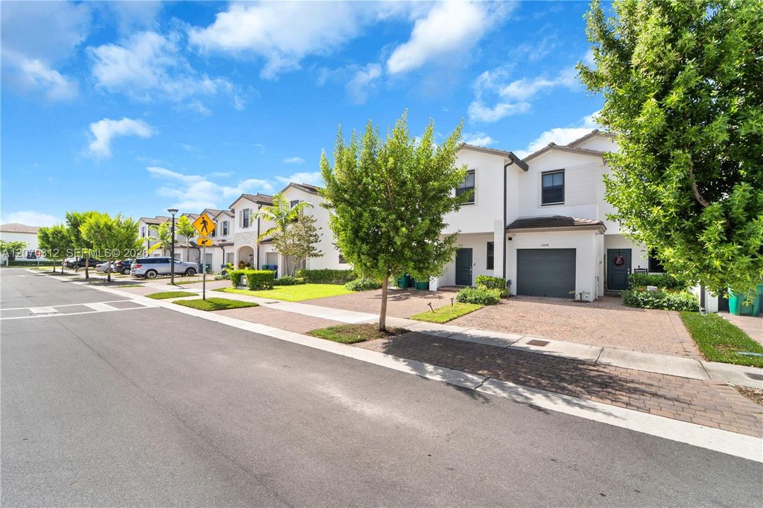 For Sale: $450,000 (3 beds, 2 baths, 1442 Square Feet)