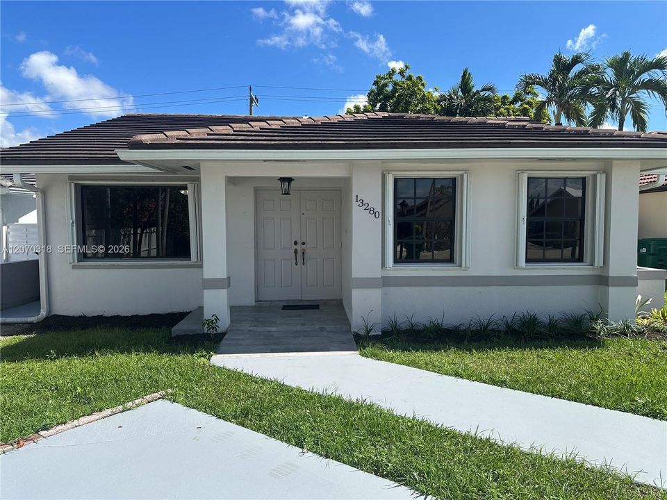 For Sale: $795,000 (4 beds, 2 baths, 1725 Square Feet)