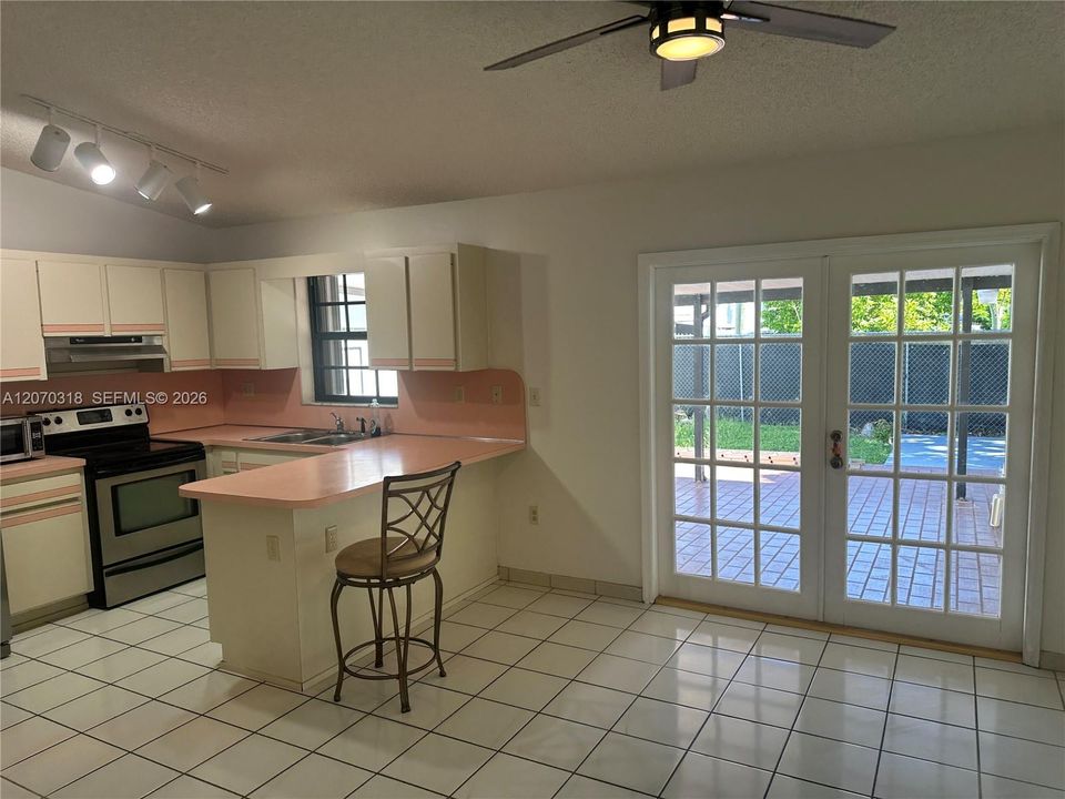 For Sale: $795,000 (4 beds, 2 baths, 1725 Square Feet)