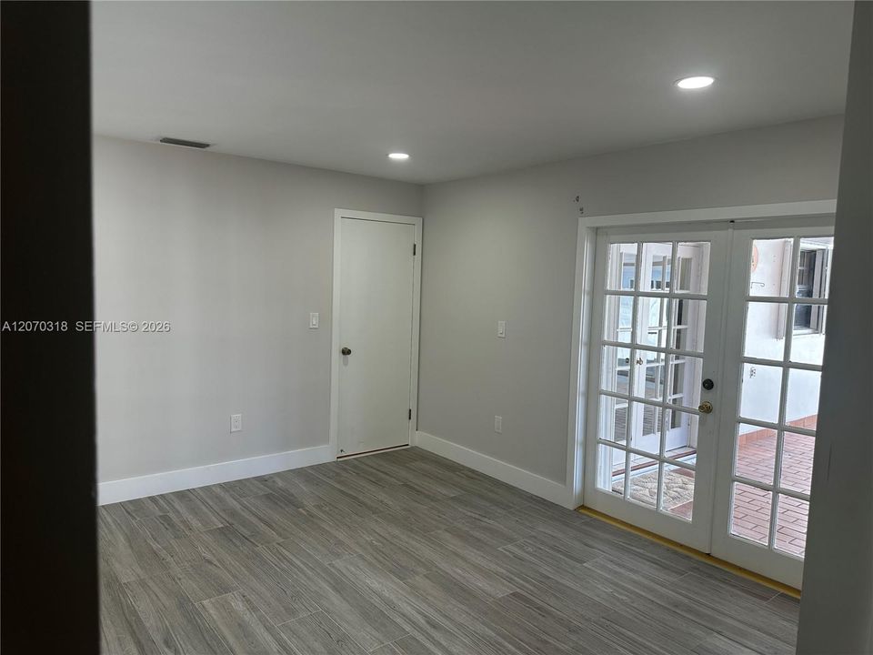 For Sale: $795,000 (4 beds, 2 baths, 1725 Square Feet)
