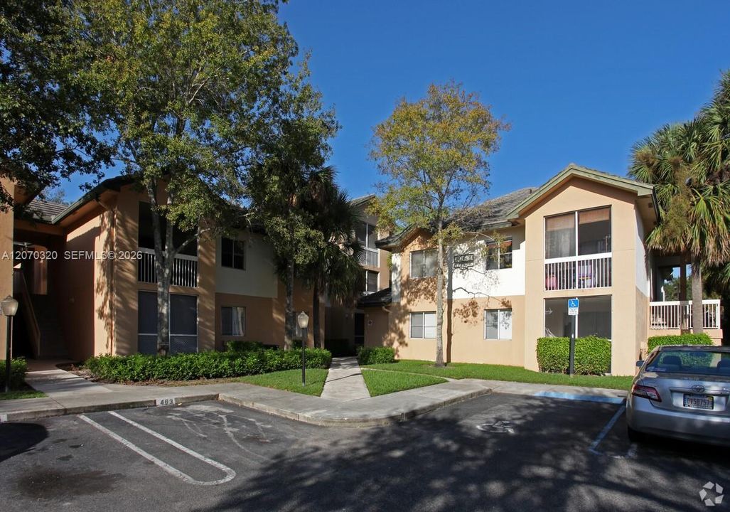 For Rent: $1,800 (1 beds, 1 baths, 700 Square Feet)