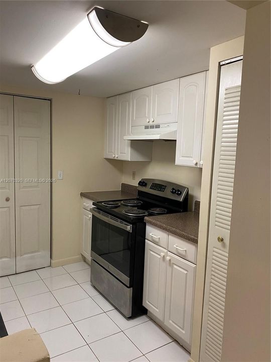 For Rent: $1,800 (1 beds, 1 baths, 700 Square Feet)