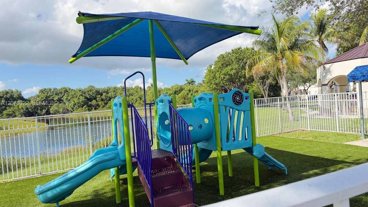 For Rent: $2,800 (3 beds, 2 baths, 1445 Square Feet)
