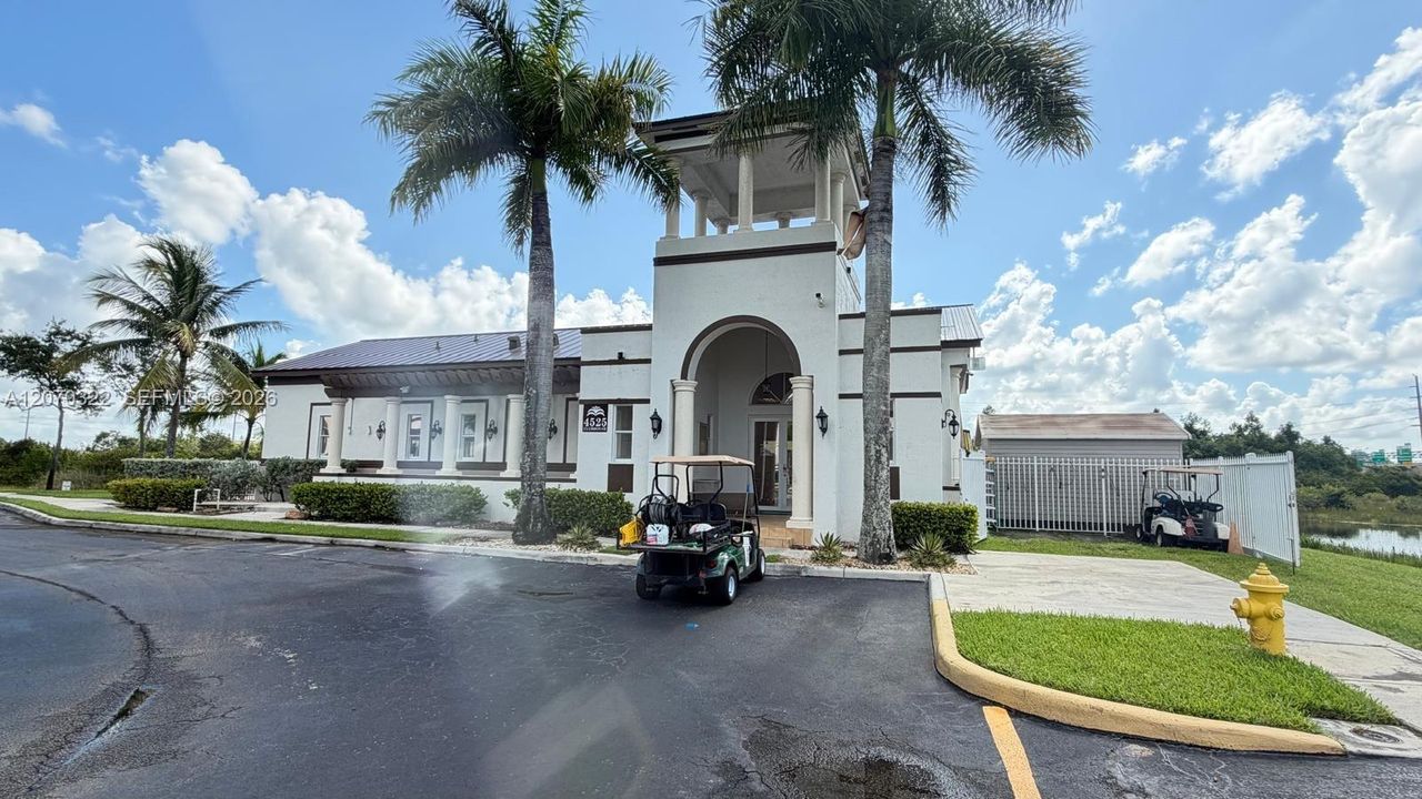 For Rent: $2,800 (3 beds, 2 baths, 1445 Square Feet)
