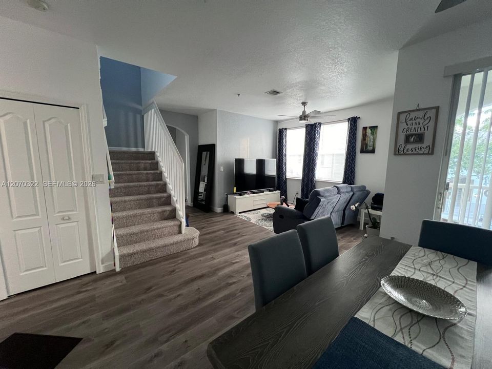 For Rent: $2,800 (3 beds, 2 baths, 1445 Square Feet)