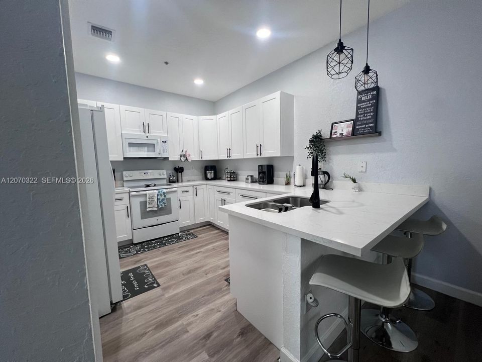 For Rent: $2,800 (3 beds, 2 baths, 1445 Square Feet)