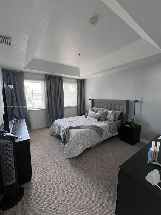 For Rent: $2,800 (3 beds, 2 baths, 1445 Square Feet)
