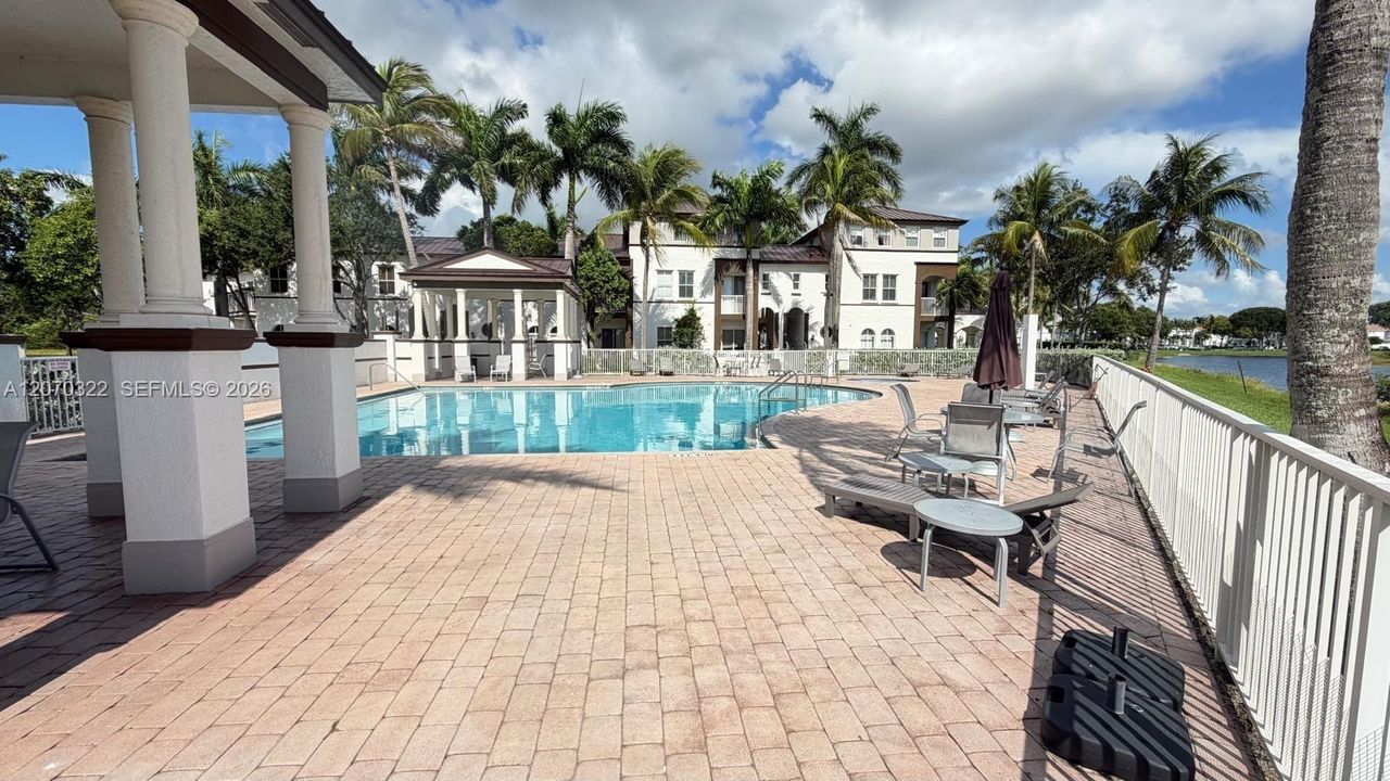 For Rent: $2,800 (3 beds, 2 baths, 1445 Square Feet)