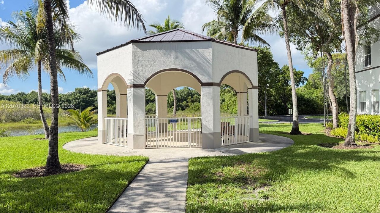 For Rent: $2,800 (3 beds, 2 baths, 1445 Square Feet)