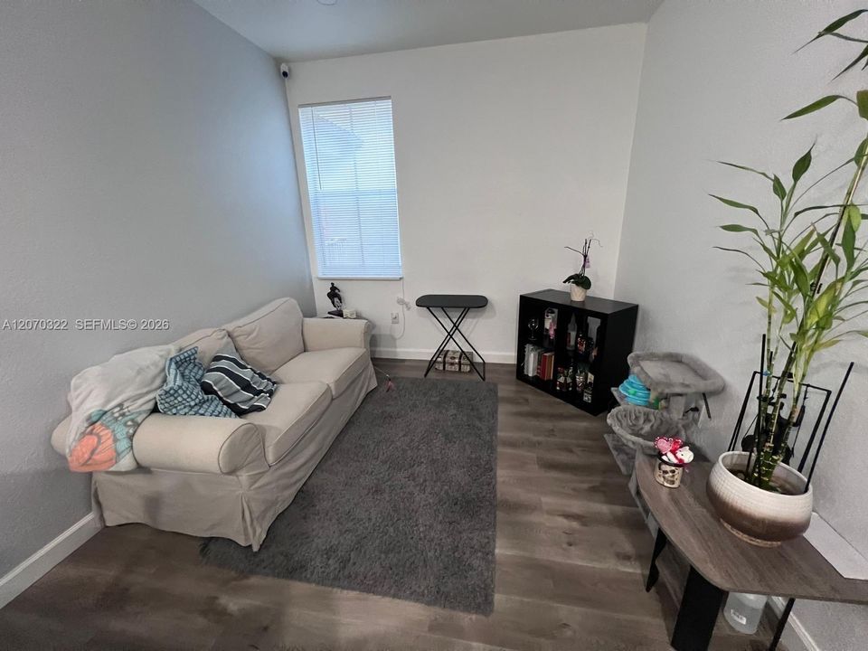 For Rent: $2,800 (3 beds, 2 baths, 1445 Square Feet)