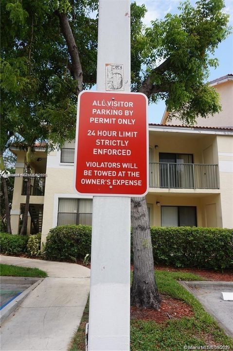 For Rent: $1,850 (1 beds, 1 baths, 841 Square Feet)