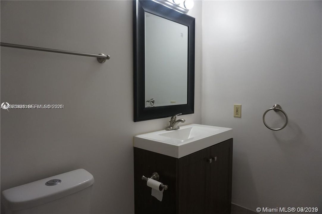For Rent: $1,850 (1 beds, 1 baths, 841 Square Feet)