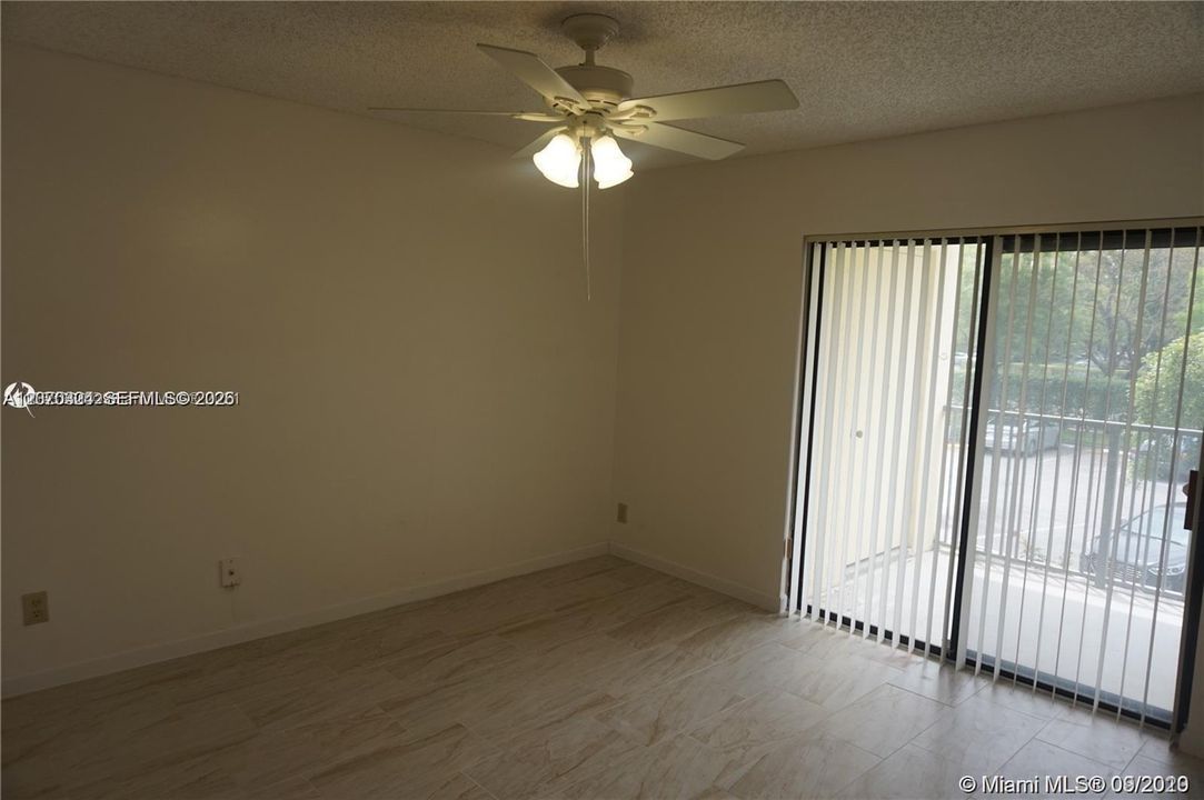 For Rent: $1,850 (1 beds, 1 baths, 841 Square Feet)