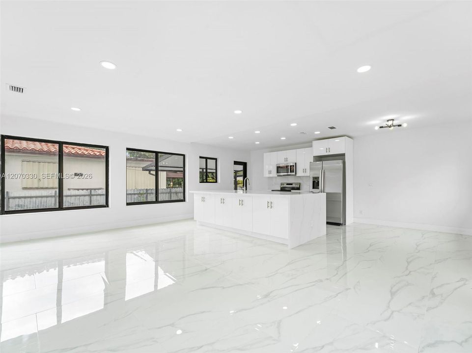 For Sale: $1,150,000 (3 beds, 2 baths, 1424 Square Feet)