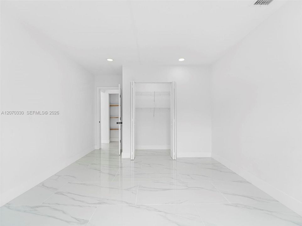 For Sale: $1,150,000 (3 beds, 2 baths, 1424 Square Feet)