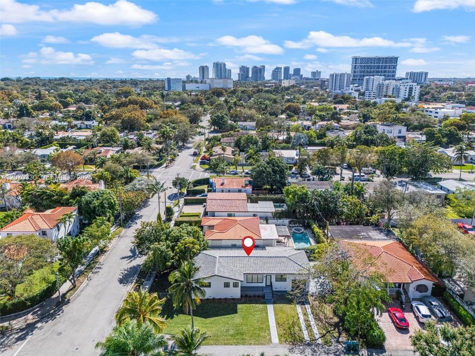For Sale: $1,150,000 (3 beds, 2 baths, 1424 Square Feet)