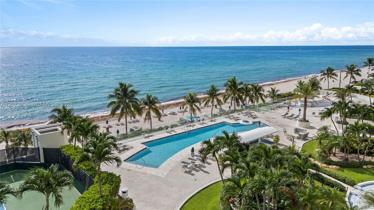 For Sale: $2,450,000 (3 beds, 3 baths, 2150 Square Feet)