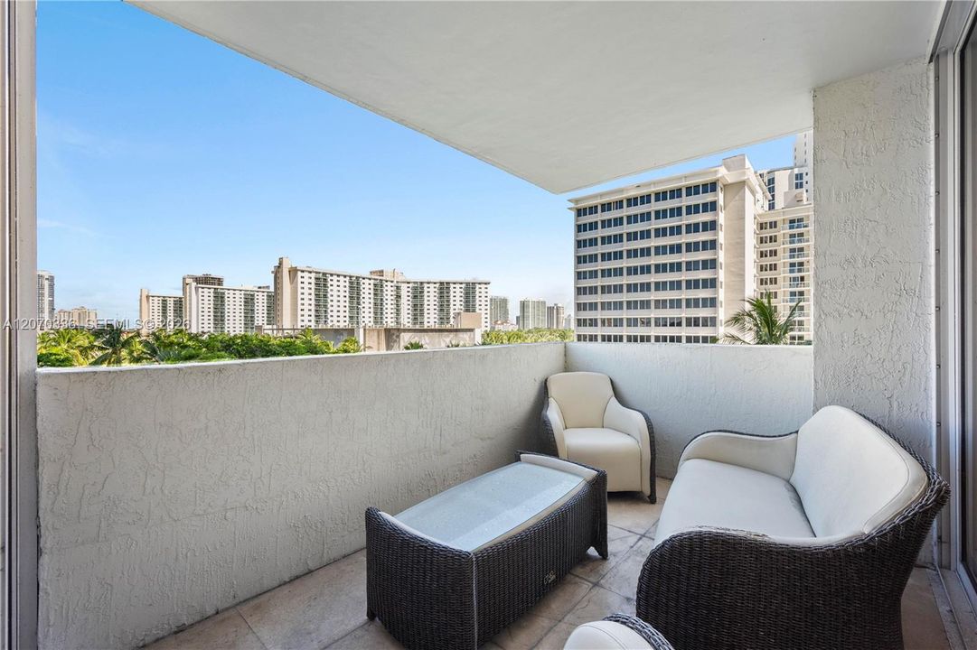 For Sale: $2,450,000 (3 beds, 3 baths, 2150 Square Feet)