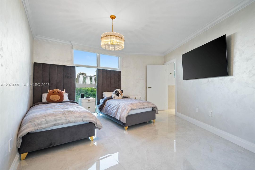 For Sale: $2,450,000 (3 beds, 3 baths, 2150 Square Feet)