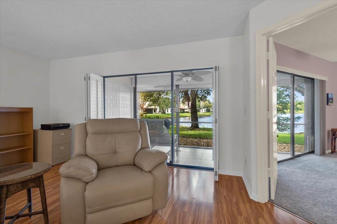 Liviing room/lake view