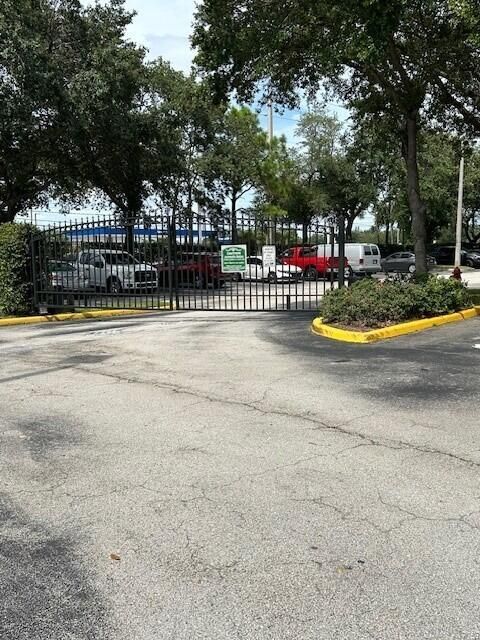 Courtney Park Gate