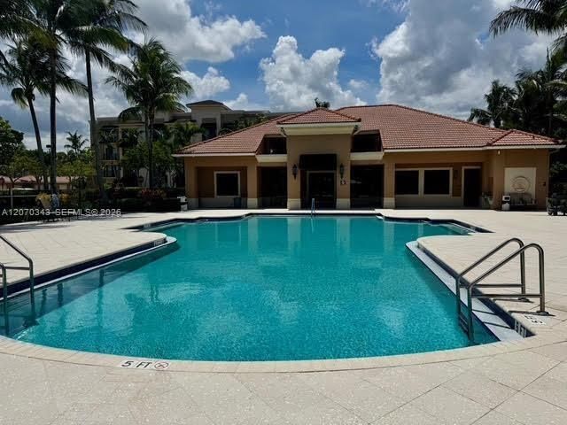En Venta: $439,000 (2 camas, 2 baños, 1064 Pies cuadrados)