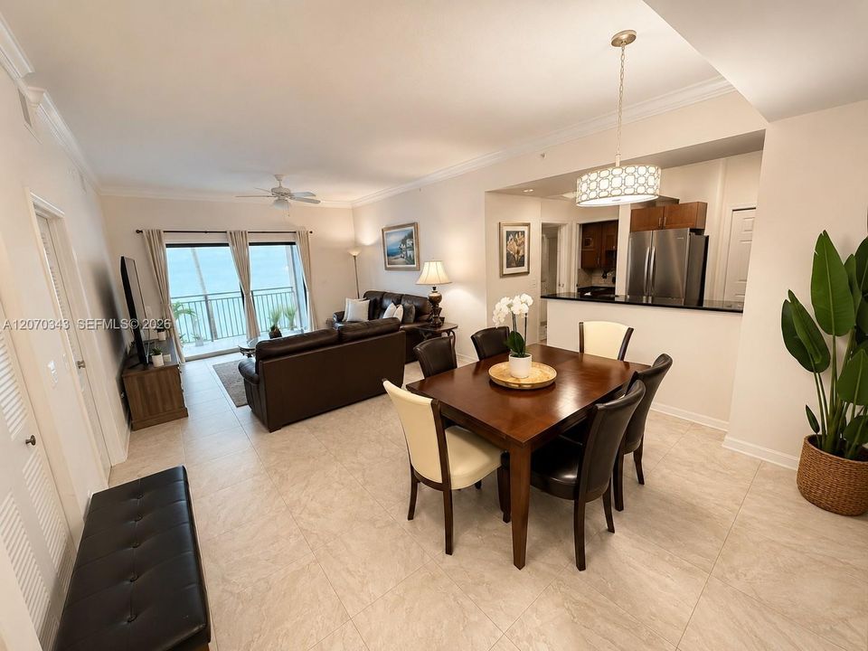 En Venta: $439,000 (2 camas, 2 baños, 1064 Pies cuadrados)