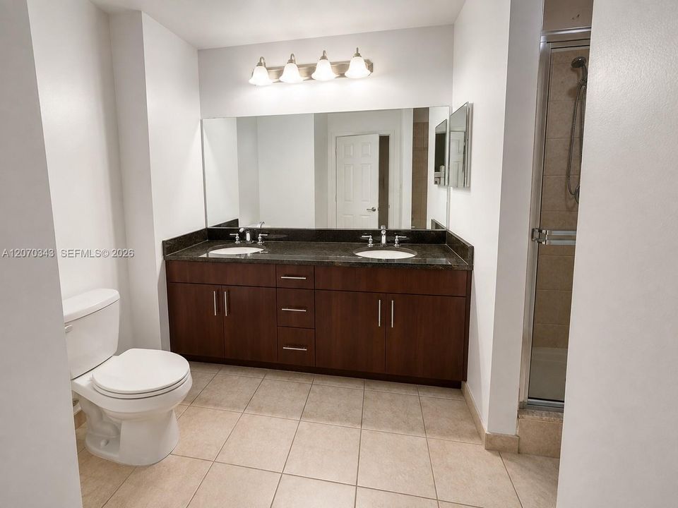 En Venta: $439,000 (2 camas, 2 baños, 1064 Pies cuadrados)