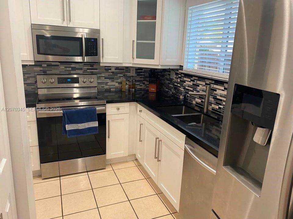 For Rent: $3,300 (3 beds, 2 baths, 1507 Square Feet)