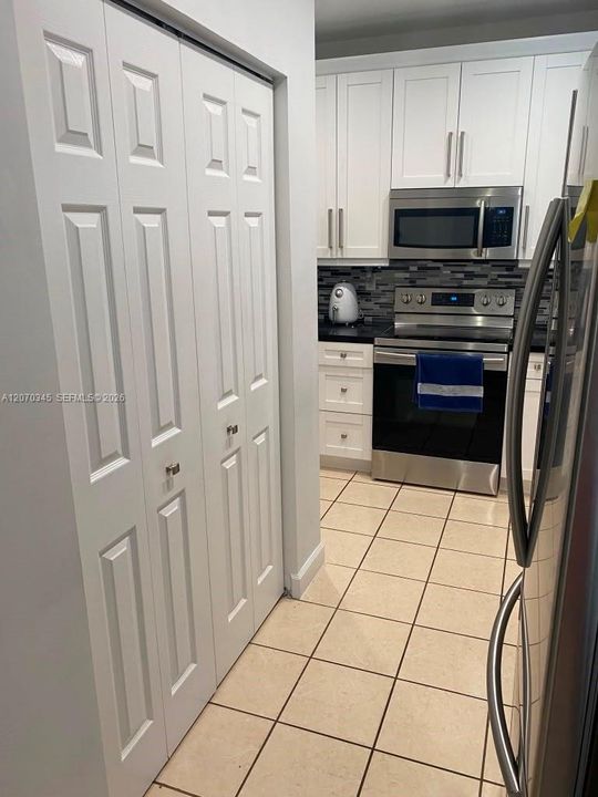 For Rent: $3,300 (3 beds, 2 baths, 1507 Square Feet)