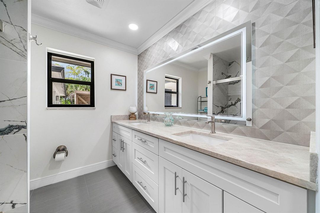 35 bathroom 3