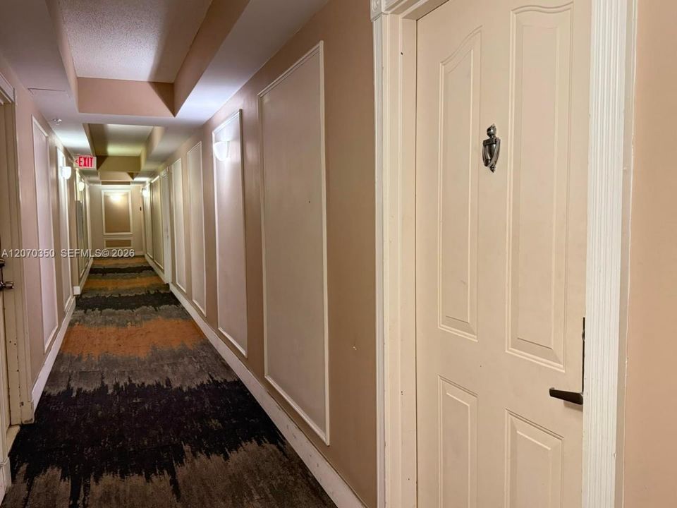 For Rent: $2,500 (2 beds, 2 baths, 923 Square Feet)