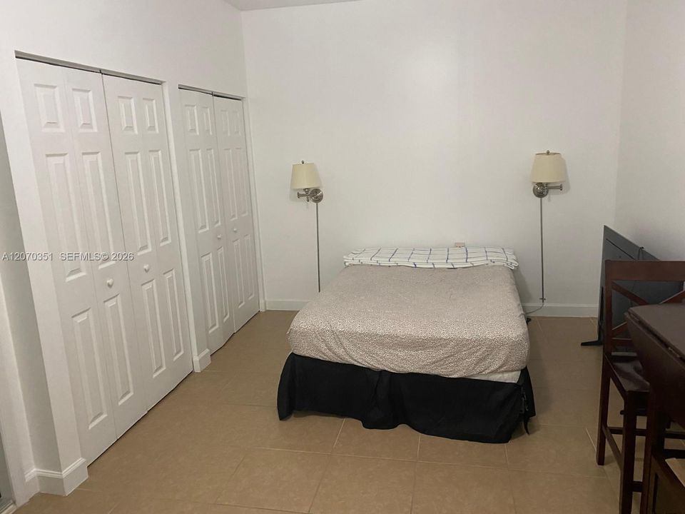 For Rent: $1,000 (1 beds, 1 baths, 1507 Square Feet)