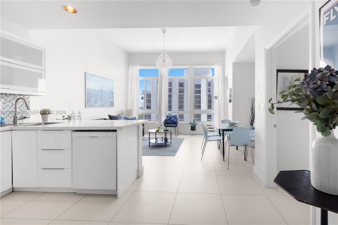 For Sale: $624,000 (1 beds, 1 baths, 760 Square Feet)