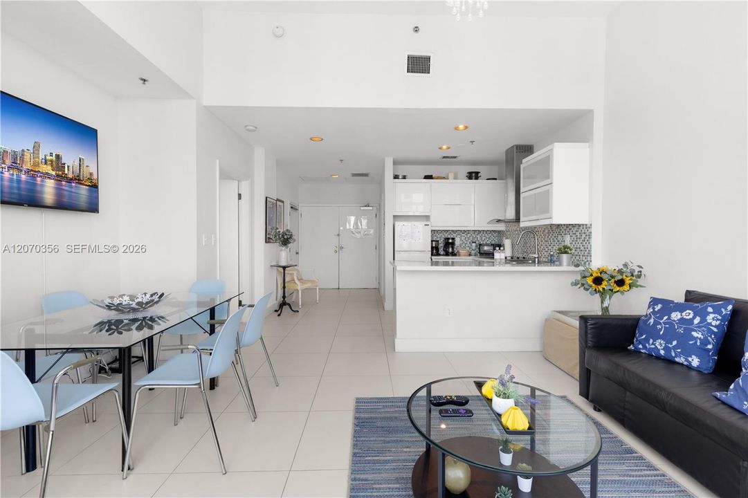 For Sale: $624,000 (1 beds, 1 baths, 760 Square Feet)