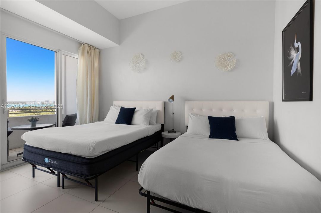 For Sale: $624,000 (1 beds, 1 baths, 760 Square Feet)