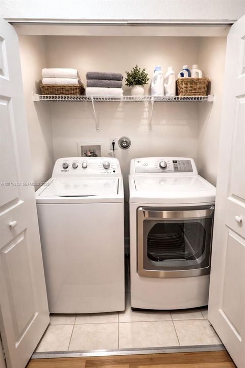 For Sale: $260,000 (3 beds, 2 baths, 1062 Square Feet)