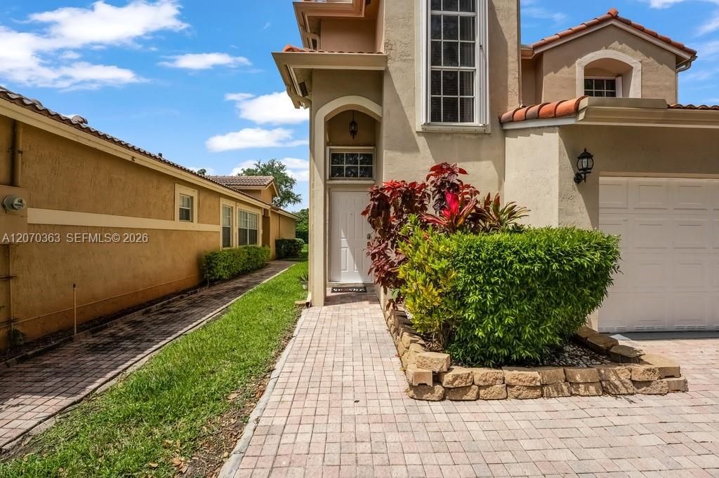 For Rent: $4,300 (4 beds, 2 baths, 2075 Square Feet)