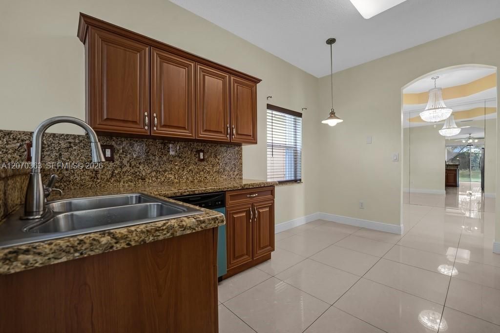 For Rent: $4,300 (4 beds, 2 baths, 2075 Square Feet)