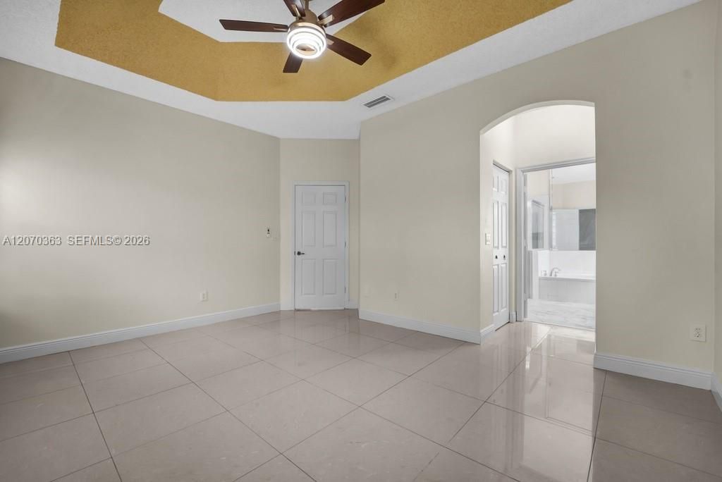 For Rent: $4,300 (4 beds, 2 baths, 2075 Square Feet)