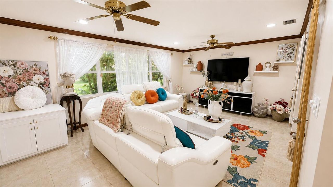 Living room 2