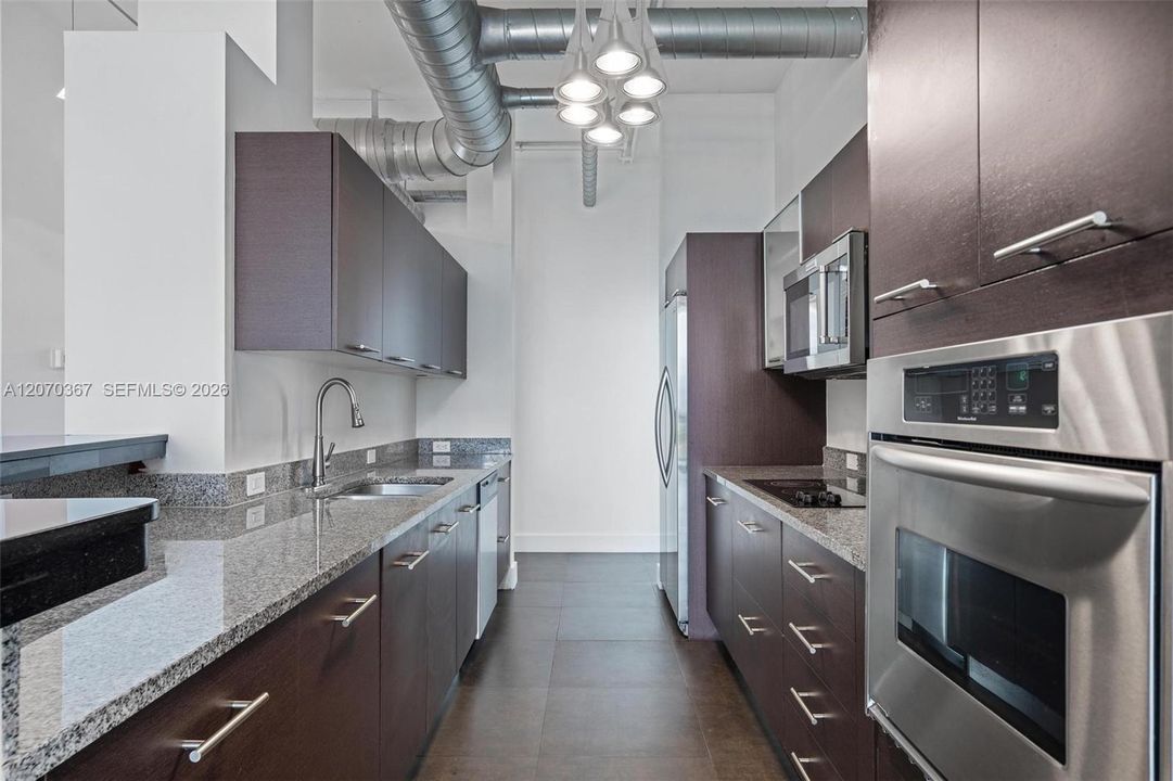 For Rent: $4,300 (3 beds, 2 baths, 1204 Square Feet)
