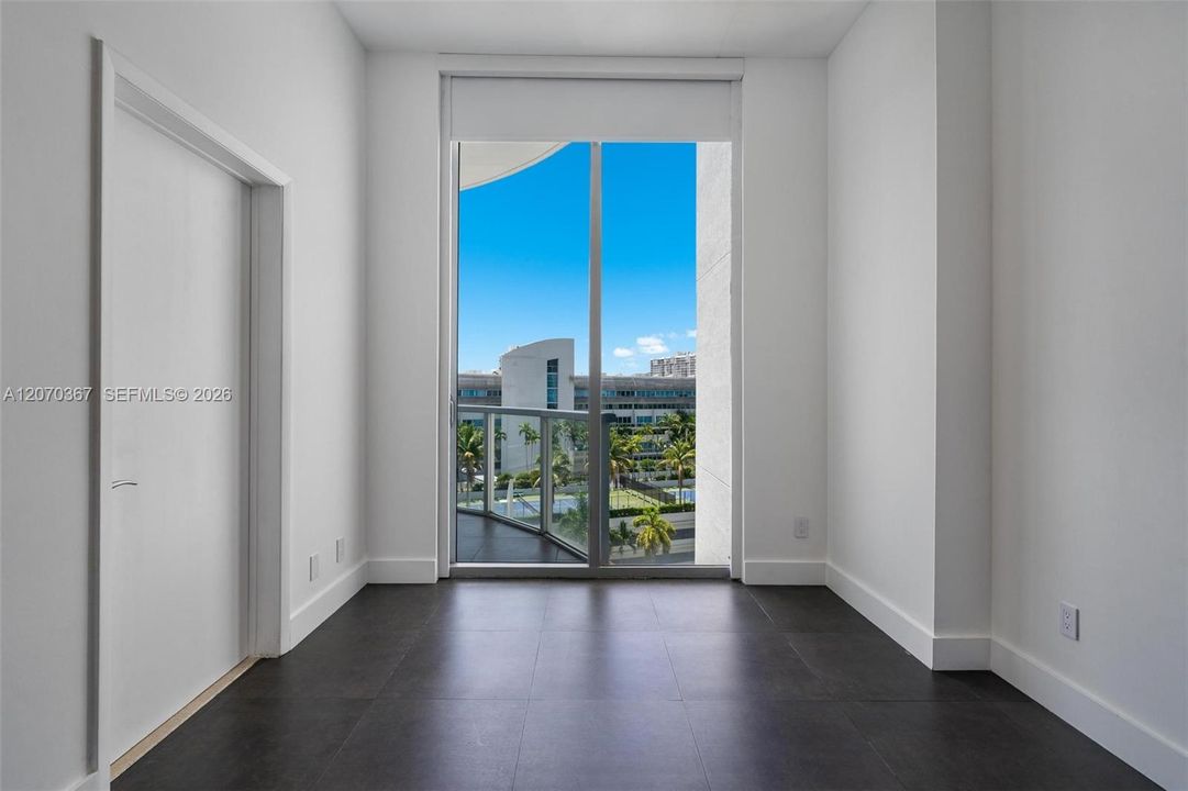 For Rent: $4,300 (3 beds, 2 baths, 1204 Square Feet)
