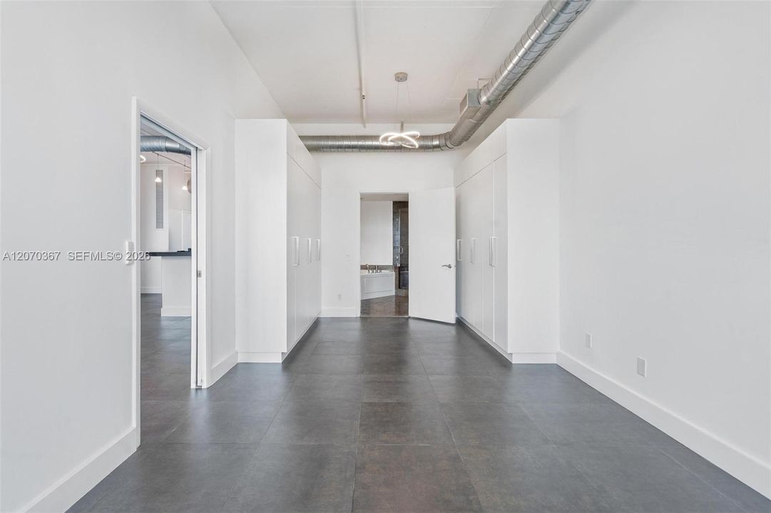 For Rent: $4,300 (3 beds, 2 baths, 1204 Square Feet)