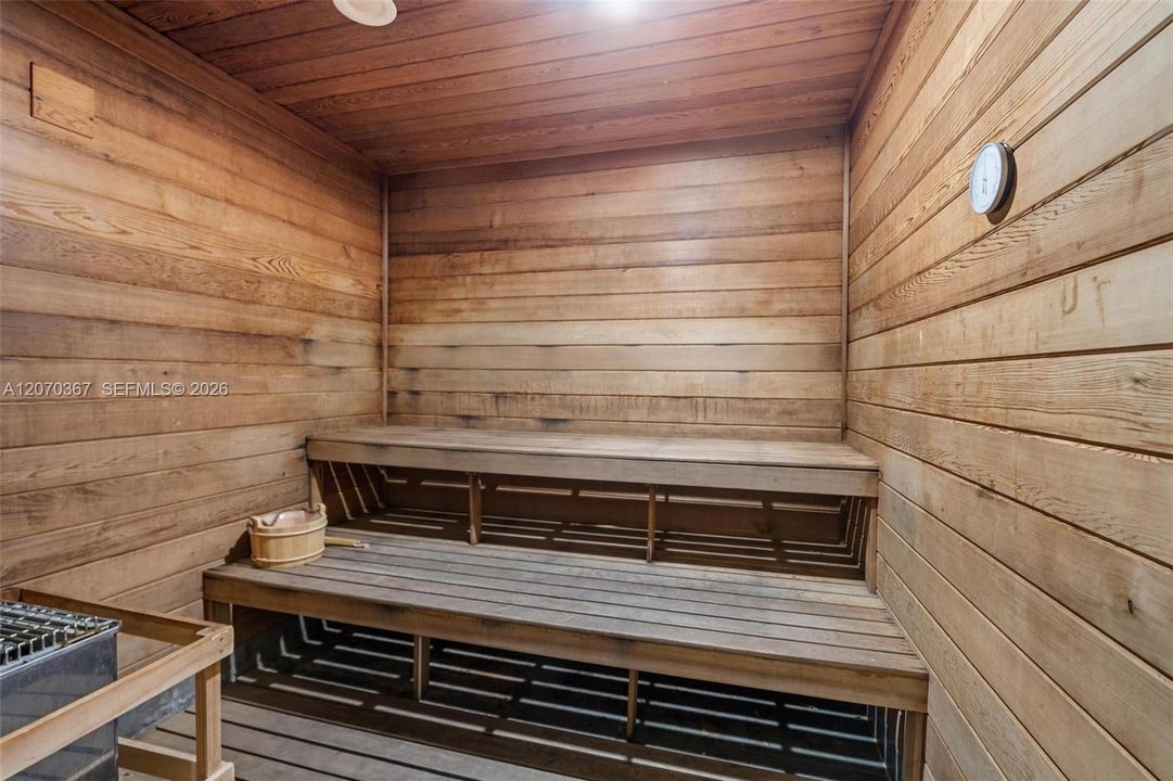 For Rent: $4,300 (3 beds, 2 baths, 1204 Square Feet)