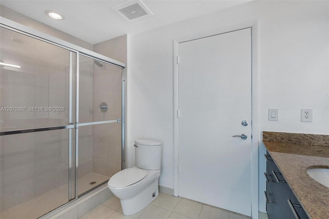 For Rent: $4,300 (3 beds, 2 baths, 1204 Square Feet)