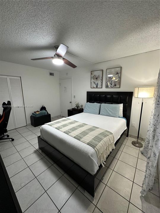For Rent: $1,800 (1 beds, 1 baths, 705 Square Feet)