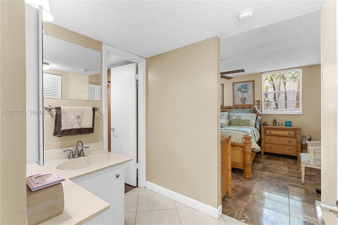 For Sale: $79,500 (2 beds, 2 baths, 958 Square Feet)