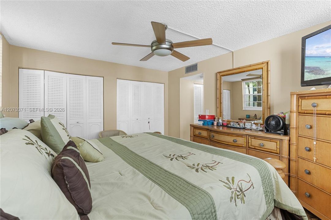 For Sale: $79,500 (2 beds, 2 baths, 958 Square Feet)